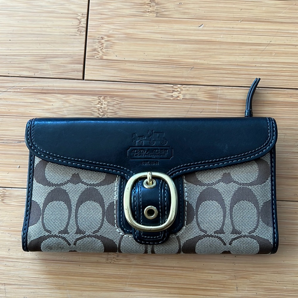 Coach signature buckle front snap close wallet